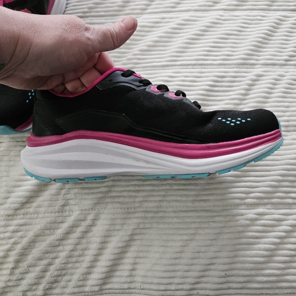 Avia Black and Pink Athletic Shoes with Modern Design Size 9 - Picture 6 of 10